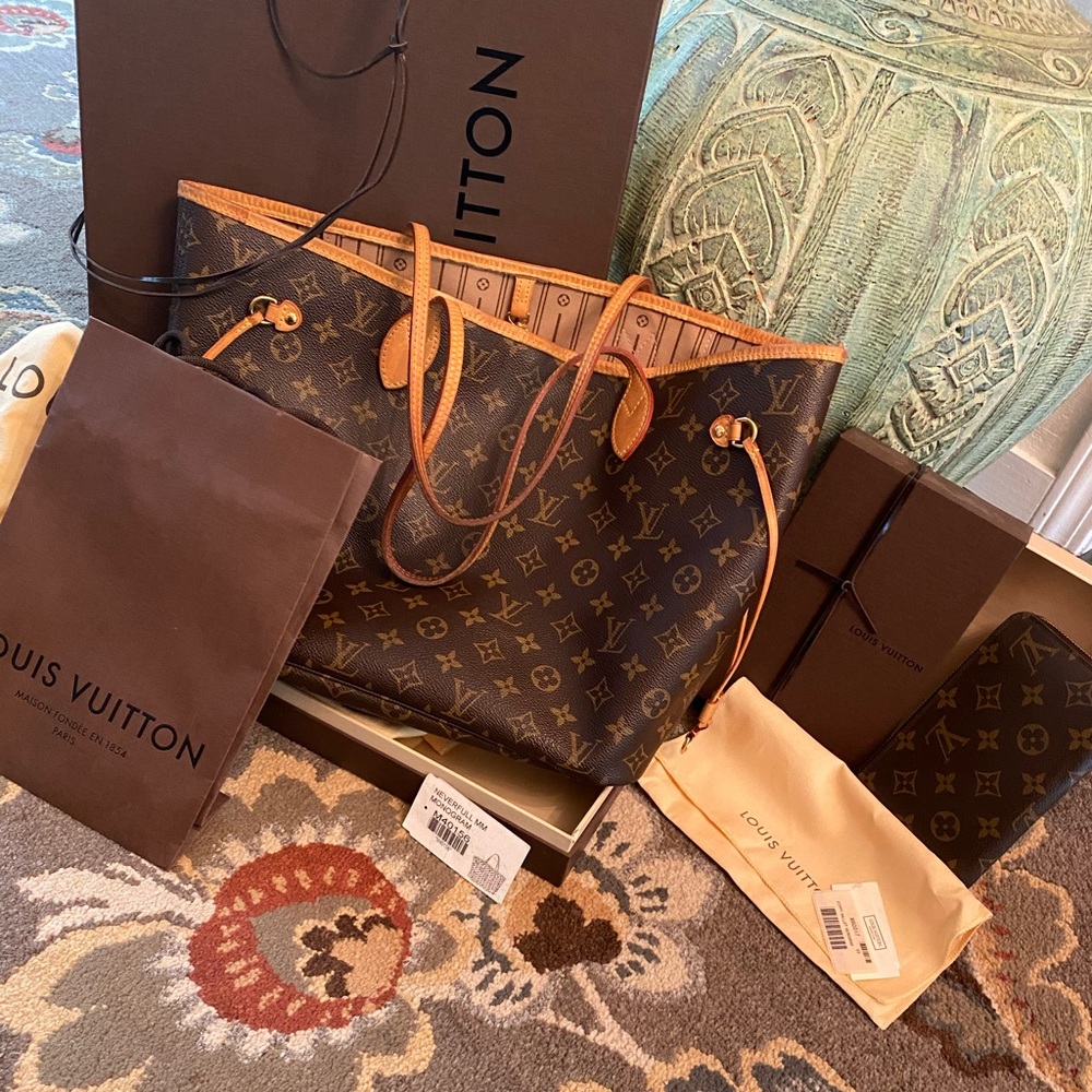 SET - AUTHENTIC Louis Vuitton MM Neverfull &Wallet
